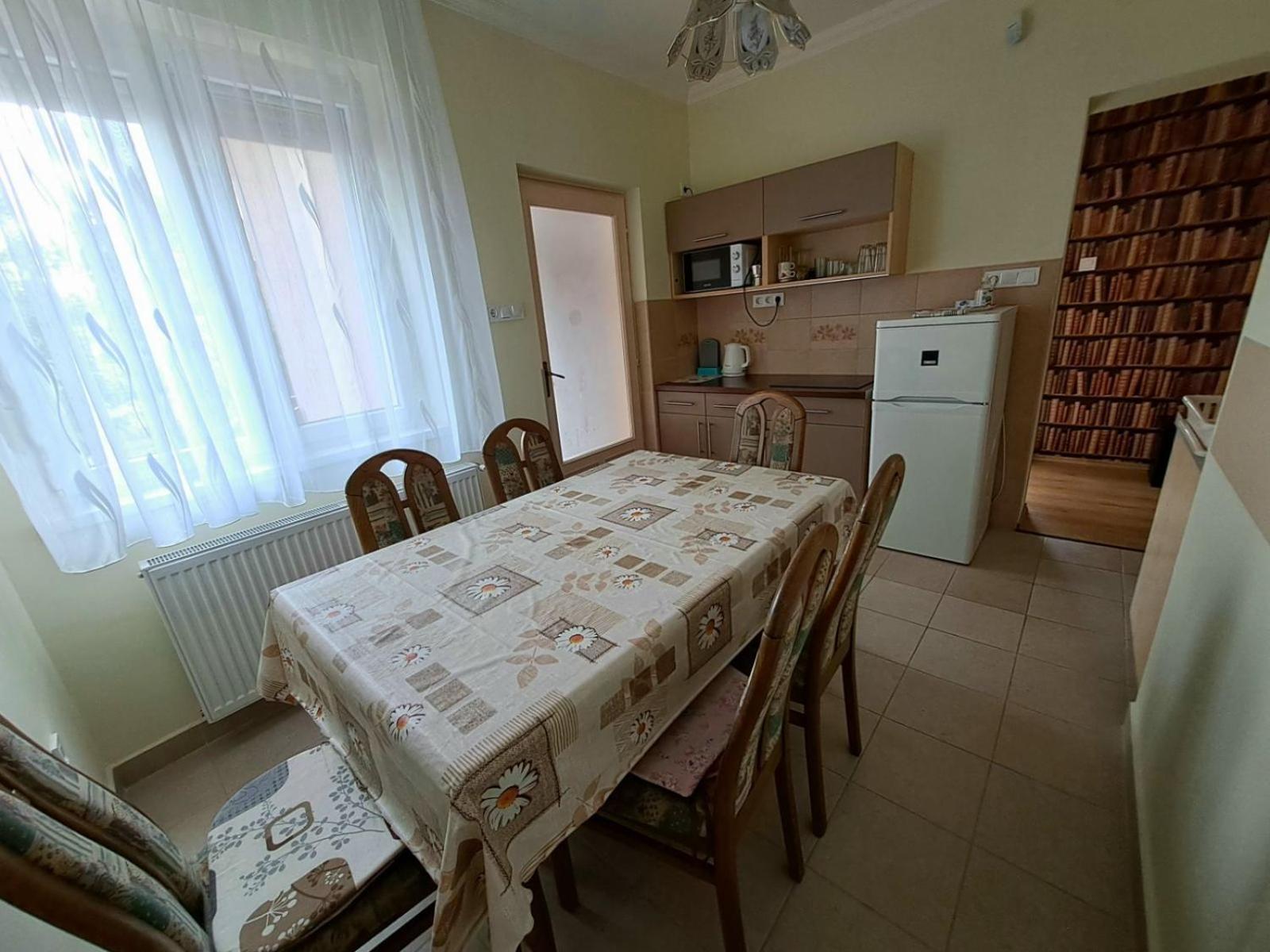 Wesselenyi Apartmanhaz Hajduszoboszlo Exterior photo