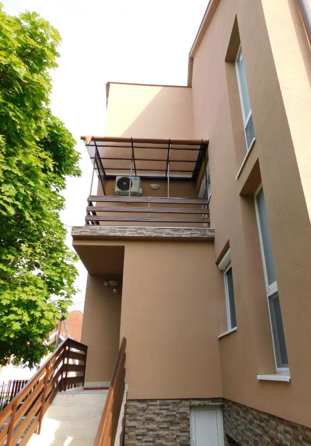 Wesselenyi Apartmanhaz Hajduszoboszlo Exterior photo