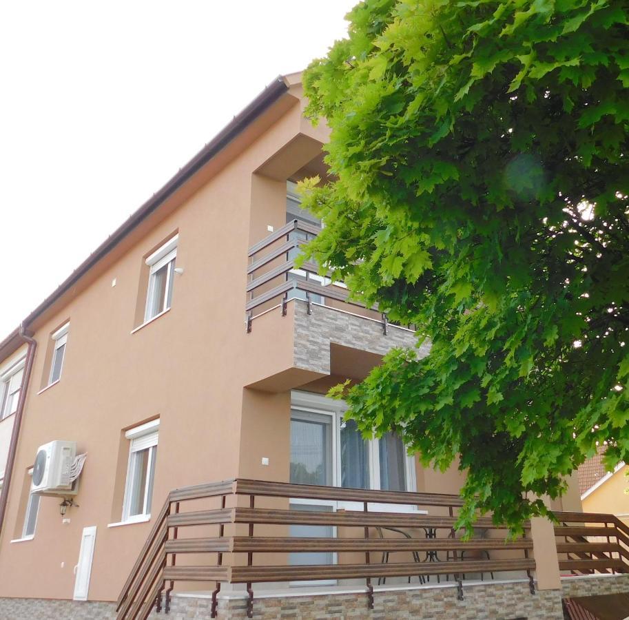 Wesselenyi Apartmanhaz Hajduszoboszlo Exterior photo